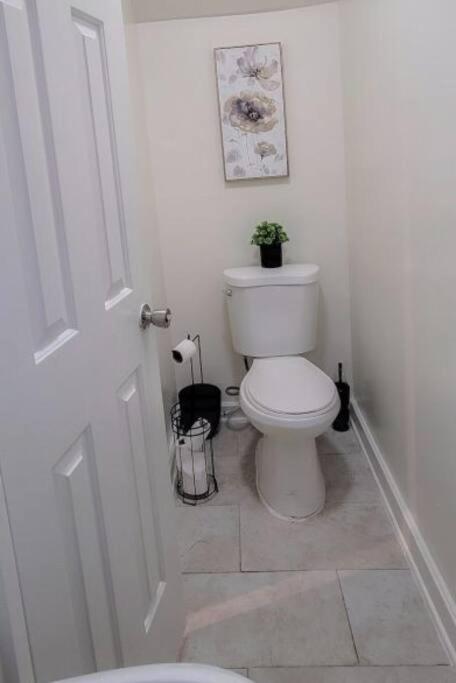 Great 2 Bedroom Condo,Free Parking,Easy Commute. Irvington Eksteriør bilde