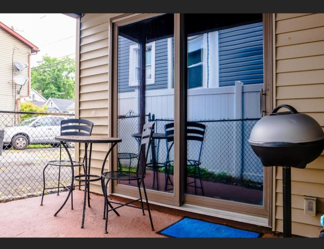 Great 2 Bedroom Condo,Free Parking,Easy Commute. Irvington Eksteriør bilde