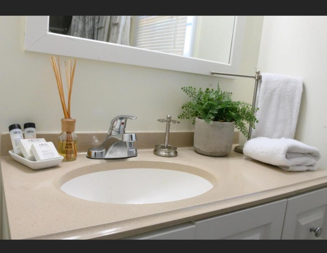 Great 2 Bedroom Condo,Free Parking,Easy Commute. Irvington Eksteriør bilde